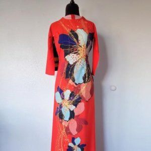 Traditional Vietnamese Ao Dai/Dress